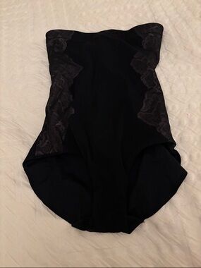 SPANX Black Strapless Lace-Trim Shaping Bodysuit